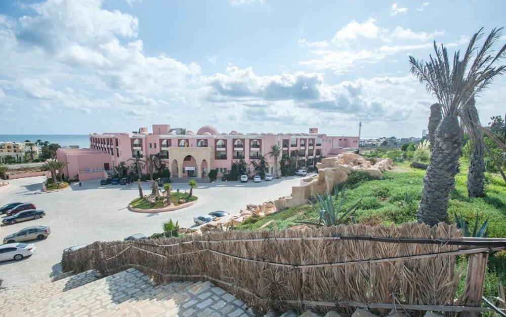 Hotel & Club Lella Meriam Zarzis Bagian luar foto